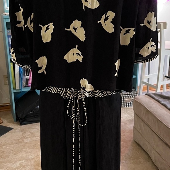 Fitting Image Women’s Black and Cream Lightweight Layered Midi Dress  24 Tall - Picture 6 of 10